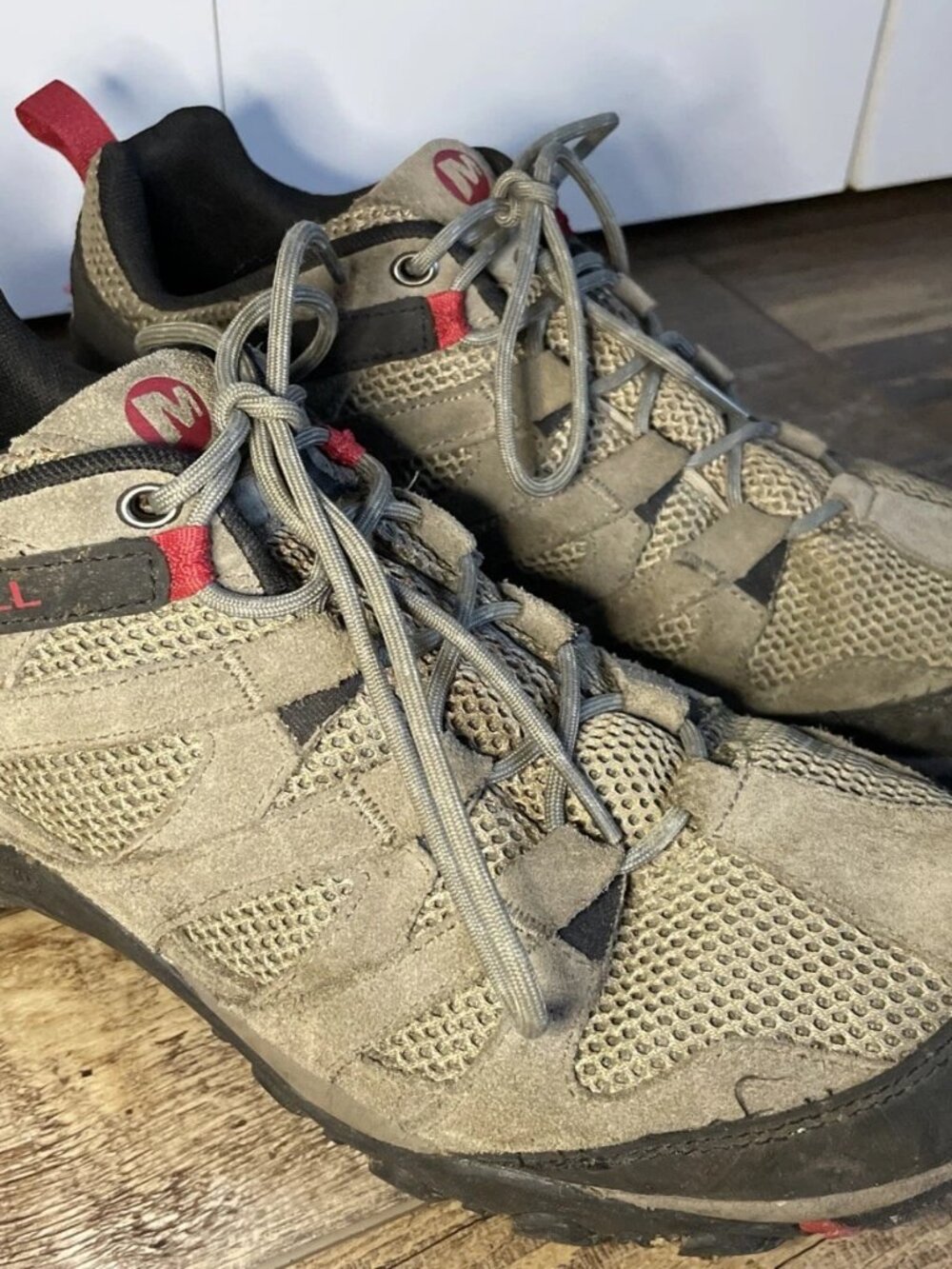 Merrell Alverstone Men’s Hiking Shoes Sneakers Size 11.5 Beige J033035